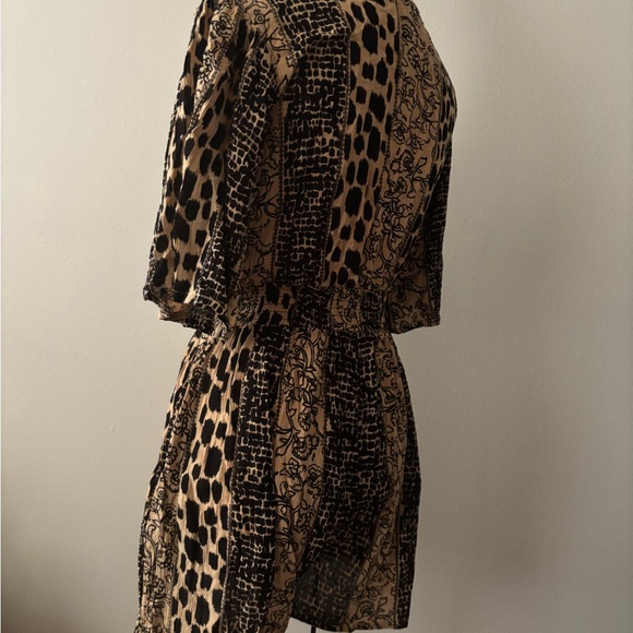 Zury Black and Tan Patterned Top - Picture 5 of 8